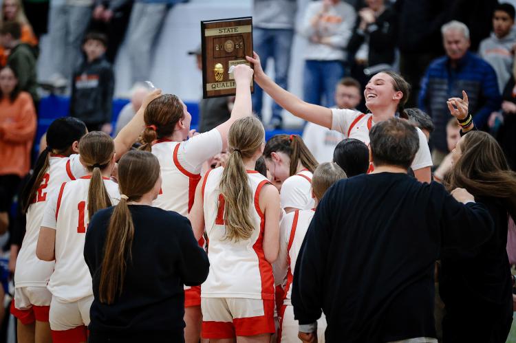 LADY RAIDERS ADVANCE TO STATE