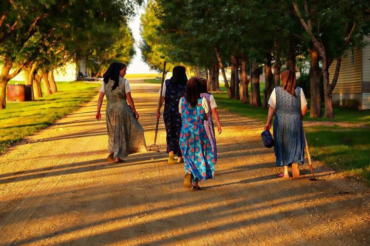 DOES SOUTH DAKOTA HAVE THE HIGHEST HUTTERITE POPULATION IN THE U.S.?