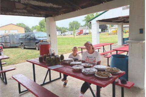 AVON FARMERS MARKET OFFERS FRESH FINDS & HOMEMADE GOODS