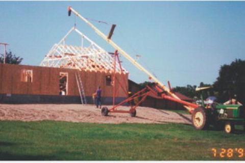 When Ed and Sharon Van Gerpen were building their home in Avon in July of 1994, they discovered that sometimes a little creativity is the best tool on the job site. Without a crane available to lift the rafters into place, they improvised by using a hydra