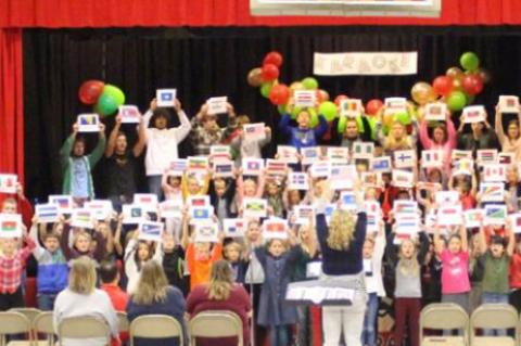 ELEMENTARY CHRISTMAS OPERETTA PERFORMED FOR PUBLIC
