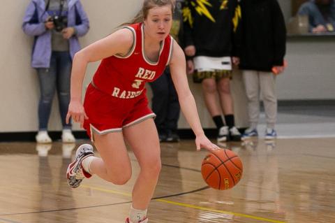 RAIDERS FALL TO HANSON