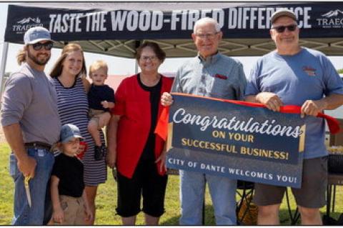 DANTE CELEBRATES NEW BUSINESSES AT RIBBON CUTTINGS