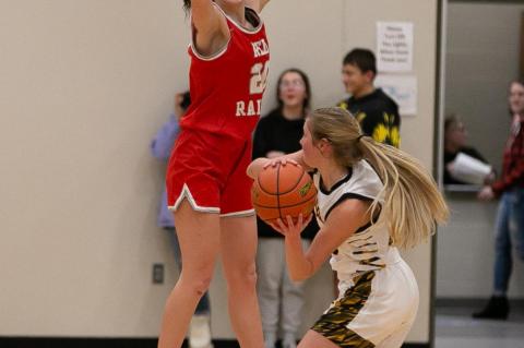 RAIDERS FALL TO HANSON