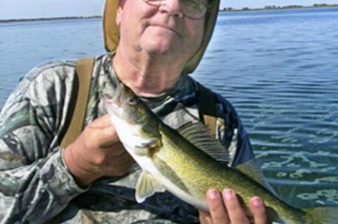 AN 800 YARD SHOT AT A WORLD RECORD BUCK? I'LL PASS IT UP.