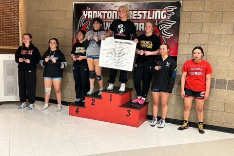 POWERS EARNS SEVENTH PLACE FINISH AT YANKTON