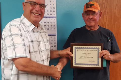 WAGER CITY RECOGNIZES RETIRING EMPLOYEES