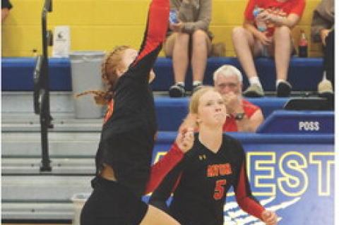 Bree Vanderlei and #5 Kaydence Metzger